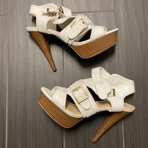 Like new Mossimo sexy white heels